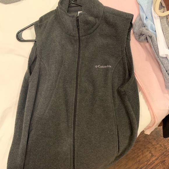 Columbia Other - columbia grey vest